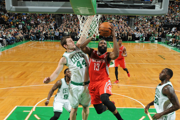 場均30.9分10.9板6.6助！明天雄鹿客戰(zhàn)奇才 字母哥大概率出戰(zhàn)比賽