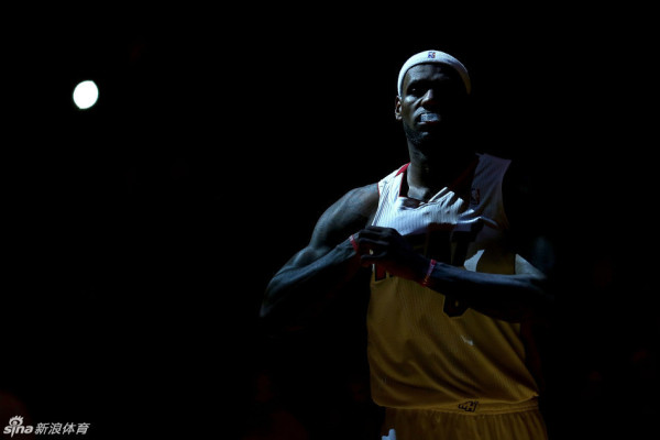 真鐵??！7號秀費爾斯半場4中0僅拿2分3板4助1斷