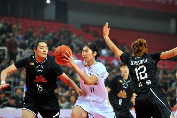 活塞主帥：上場打熱火鄧羅帶傷打完了全場 今天他出戰(zhàn)成疑