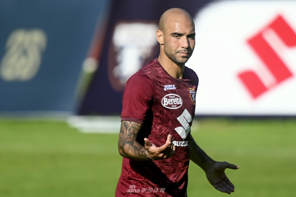 精彩絕倫！官方：多庫對利物浦的世界波當選曼城11月最佳進球