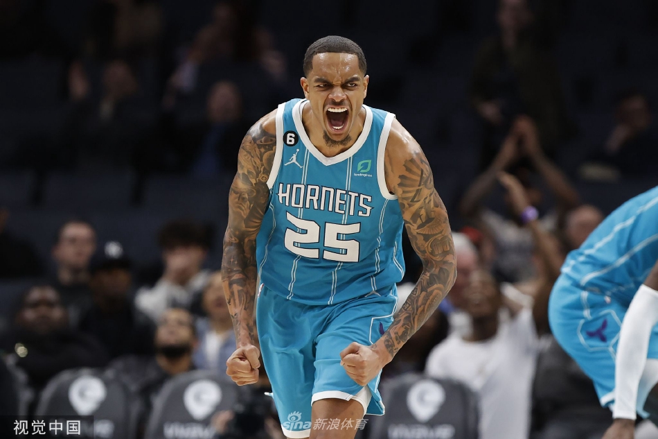 不在狀態(tài)！愛德華茲半場14中3拿到14分 三分7中1