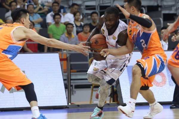 德天空：漢堡正在關注南安普頓中場唐斯，球員有意冬窗離隊