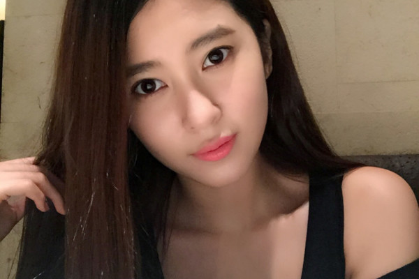 記者：張衛(wèi)昨日舉行婚禮，新鵬城同日官宣他即將離隊