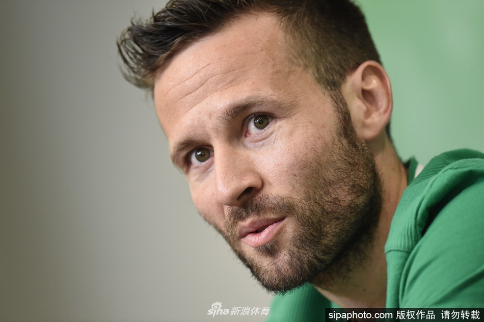 直播吧12月31日訊 NCAA名帥里克·皮蒂諾表示現(xiàn)在的NCAA已經(jīng)和職業(yè)聯(lián)賽無異。他說：“我看到的大學教練們說的都很好，但沒被提到的是，現(xiàn)在已經(jīng)不再是大學籃球了。這更像是職業(yè)籃球，預算都能跟歐籃聯(lián)媲