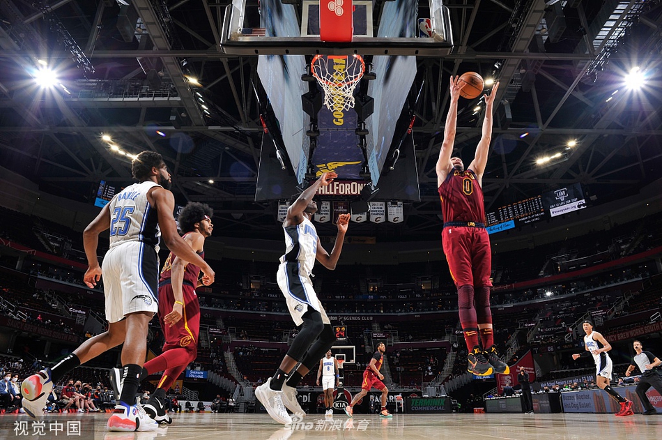 小邁克爾·波特9場至少25分+5記三分！僅次于庫里&愛德華茲！