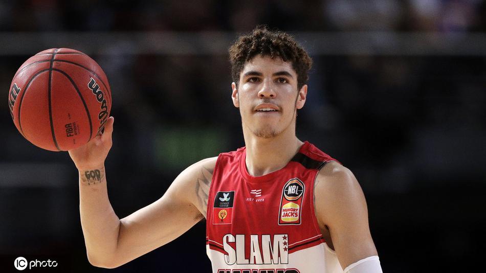 米蘭客戰(zhàn)都靈首發(fā)：魔笛、奇克先發(fā)，恩昆庫搭檔萊奧，美隊替補