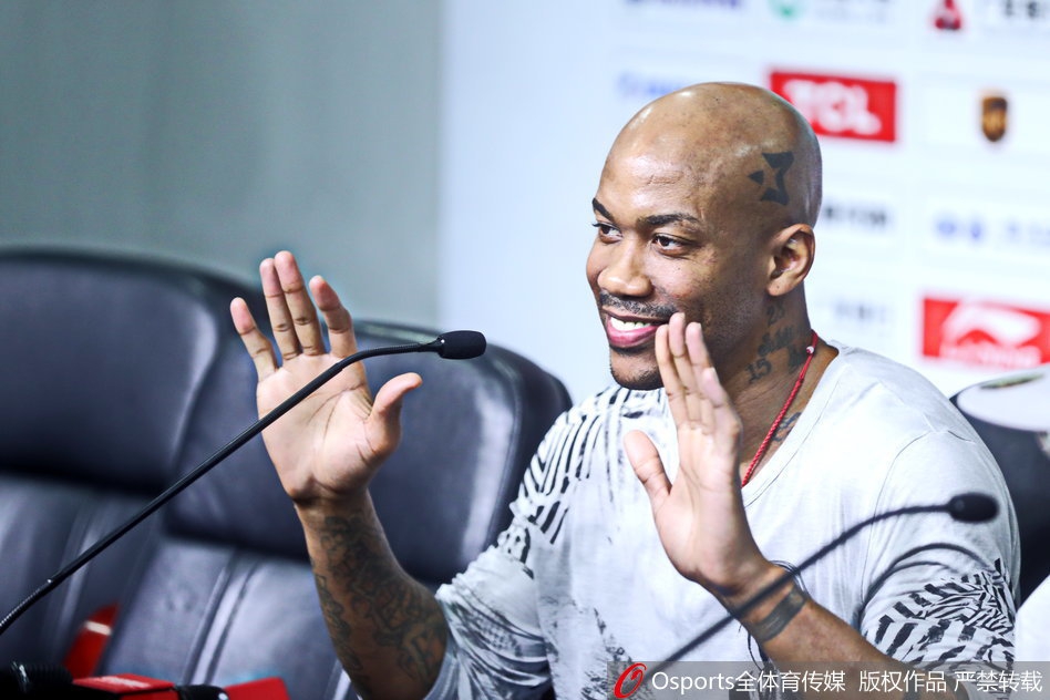 裁判不想加班？坦桑尼亞球員補時明顯禁區(qū)被推倒地，替補集體抗議2025非洲杯                                                               