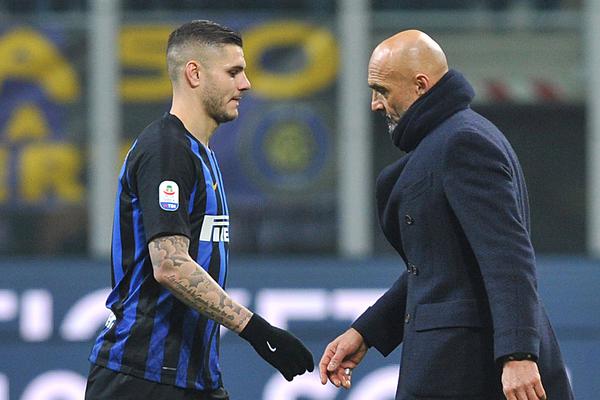 人都去哪了？三球擋拆后順步突破直接殺入籃下 輕松命中反超上籃