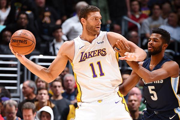 戈登傳中，沃爾特馬德?lián)岦c得手完成梅開二度！紐卡2