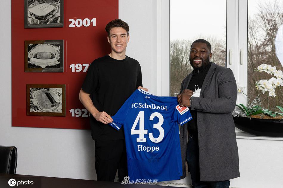 每體：巴薩希望續(xù)約中場小將胡安·埃爾南德斯，已談判數(shù)月