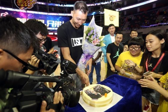 NCAA名帥皮蒂諾：NCAA更像是職業(yè)聯(lián)賽 預算都和歐洲豪門媲美了