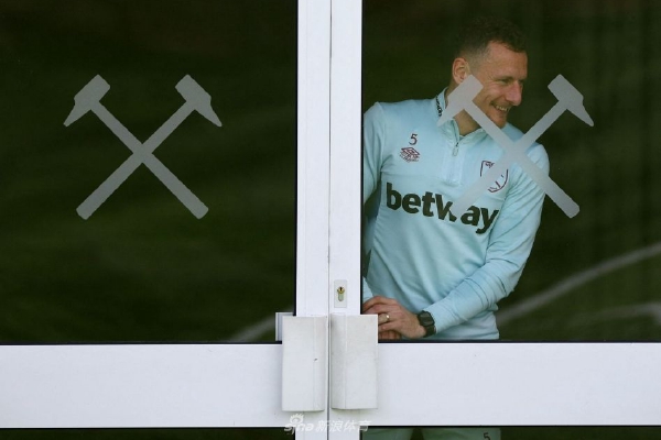 此前缺席了近4場比賽！今日森林狼對陣雄鹿 老將康利復出