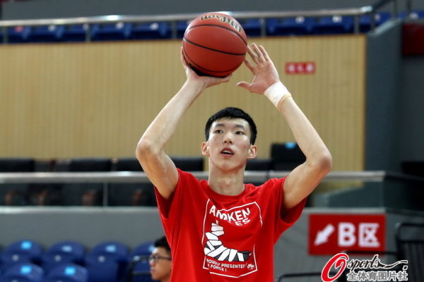 36歲萊萬+28歲拉菲尼亞+17歲亞馬爾??為這個組合起個名字吧