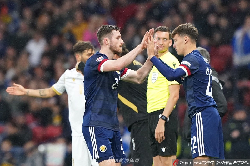 ??字母該走了？米德爾頓+CJ三分誅心 雄鹿失誤完成“自殺”！