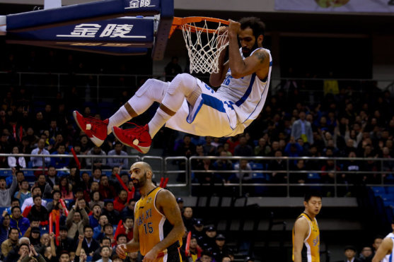 米體：孔蒂周一去看水球比賽，他與意大利水球國家隊主帥是好友