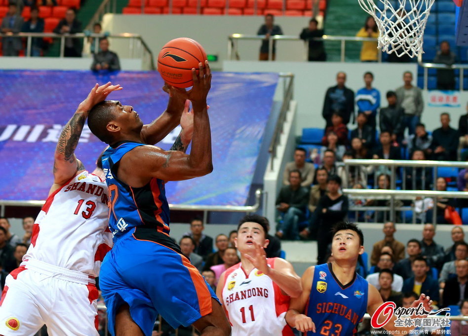 博主：恒大青訓01后李嘉灝，近日與于大寶等一同參加A級教練考試