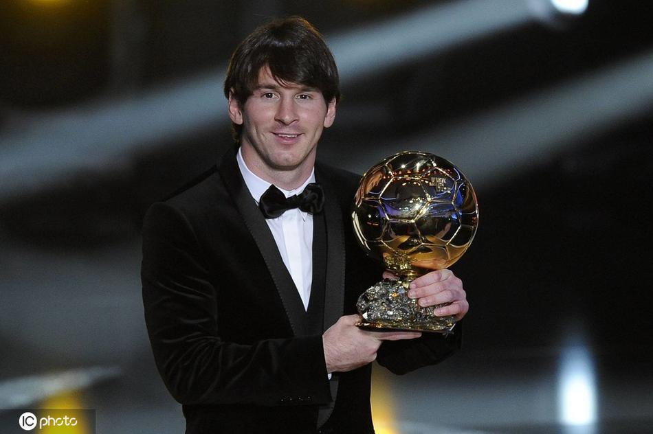 就是攔不??！字母哥強頂追夢拋投打成后 又接反吊輕松反籃！