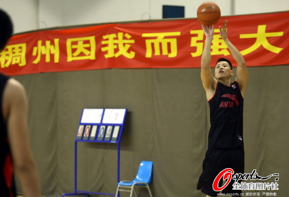 年薪360萬!米體：沃克向米蘭提出免簽+2年半&總稅后薪水900萬合同