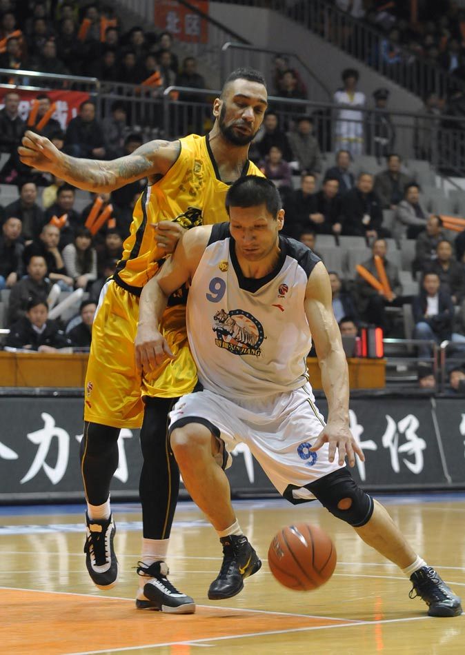 本賽季薪資前十球隊中，僅綠軍尼克斯湖人掘金目前戰(zhàn)績前十