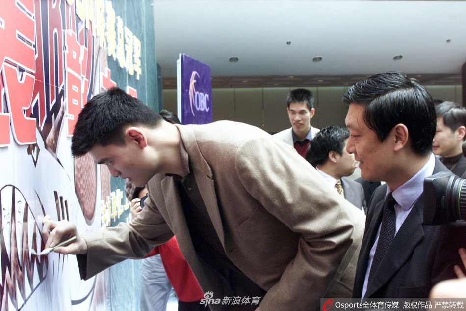 阿德爾曼：今天的主裁是聯(lián)盟最佳裁判之一 我被情緒控制了