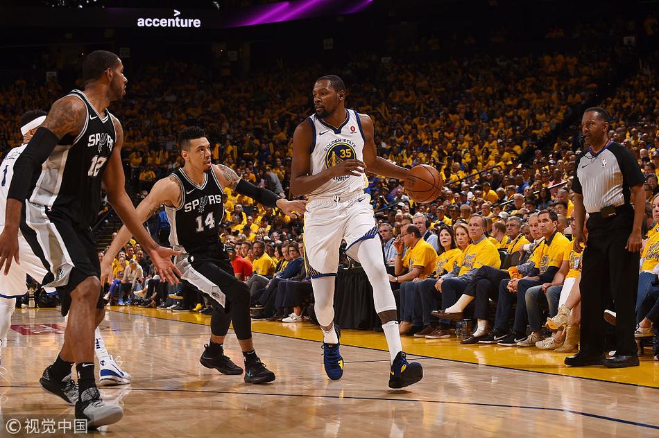 澎湃：保守估計戴琳在泰山效力10年收入3000萬以上