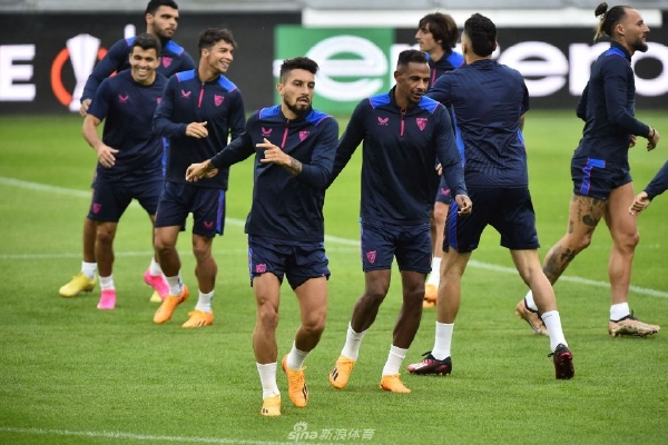 巴薩3球領先！埃里克·加西亞搶斷后直塞，費爾明破門