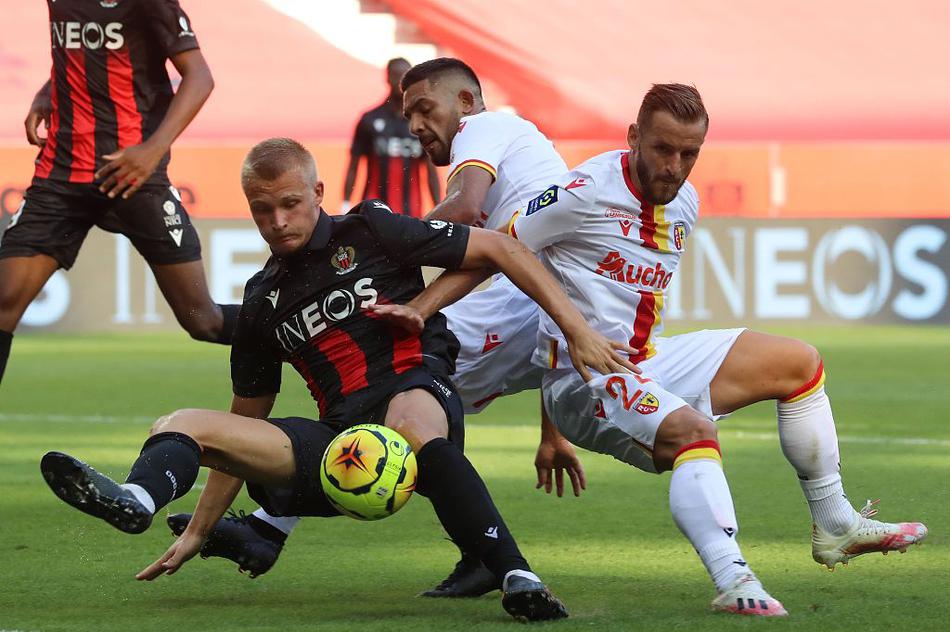 官方：英冠牛津聯(lián)租借切爾西20歲中場馬托斯，租期至本賽季結(jié)束