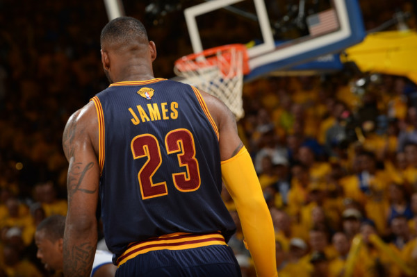 卡拉格談范德芬鏟傷伊薩克：是我我可能也鏟，不能讓前鋒輕易起腳地精殺手                                                                20