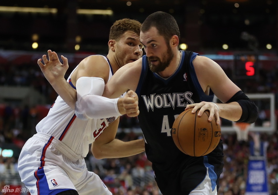 此前與巴薩轉(zhuǎn)會鬧劇，尼科被換下時遭巴薩球迷狂噓