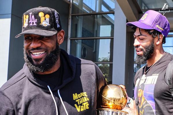 腿筋拉傷！隊記：卡梅隆·托馬斯本周末接受MRI檢查 之后更新情況