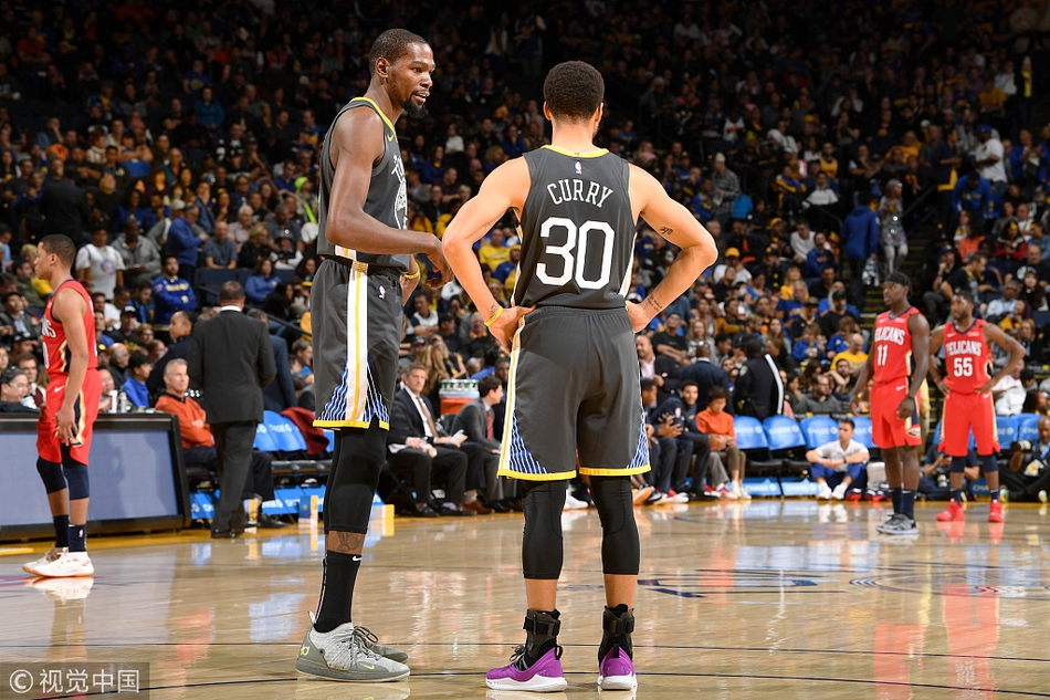 神兵天降！布歇全場14投9中，得到23分12籃板1搶斷