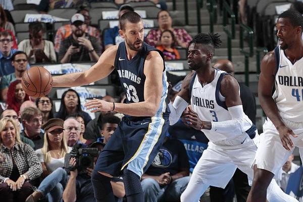 [流言板]受害者回顧詹姆斯飛扣：感覺被扣之后，我像進了名人堂一樣