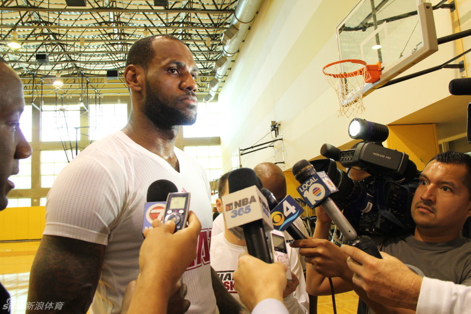 2連勝！施羅德Ins曬賽場照慶祝勝利：繼續(xù)前進