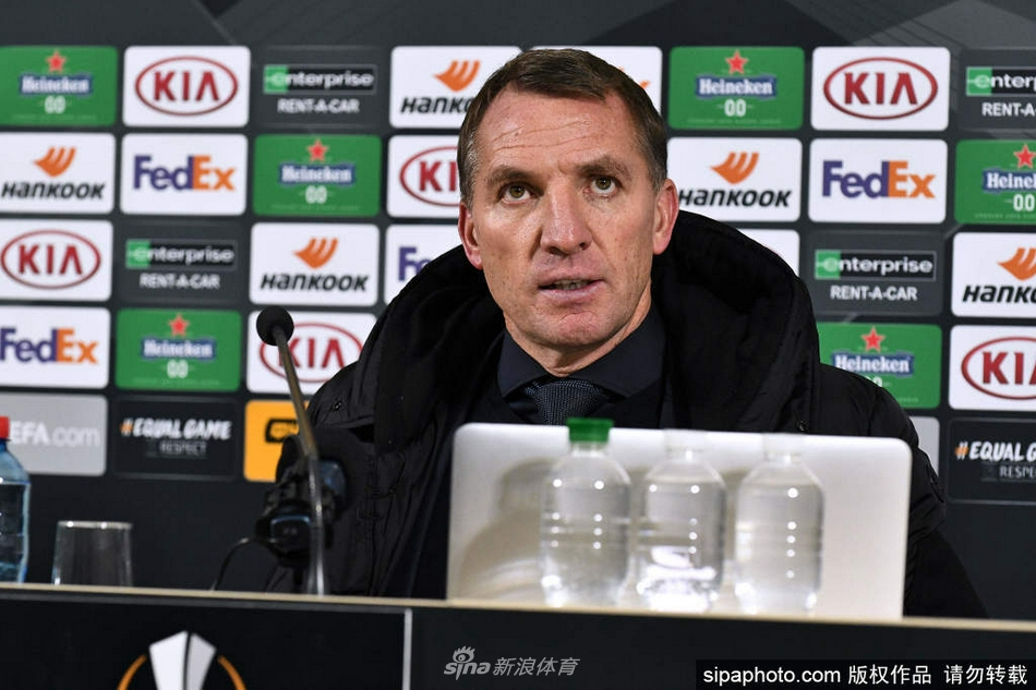 不在狀態(tài)！愛德華茲半場14中3拿到14分 三分7中1