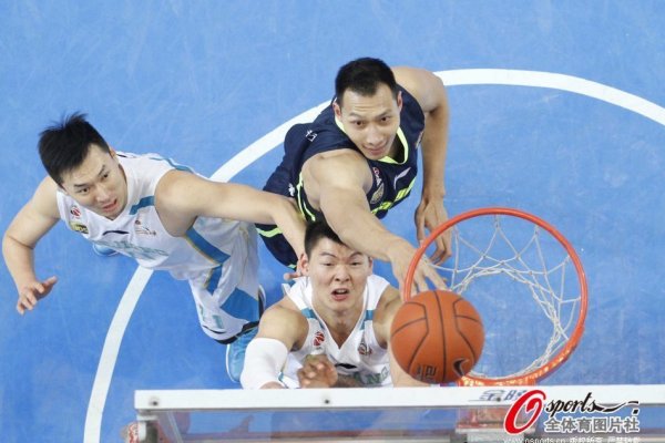 1粒進球1次關鍵傳球，阿德耶米當選多特2