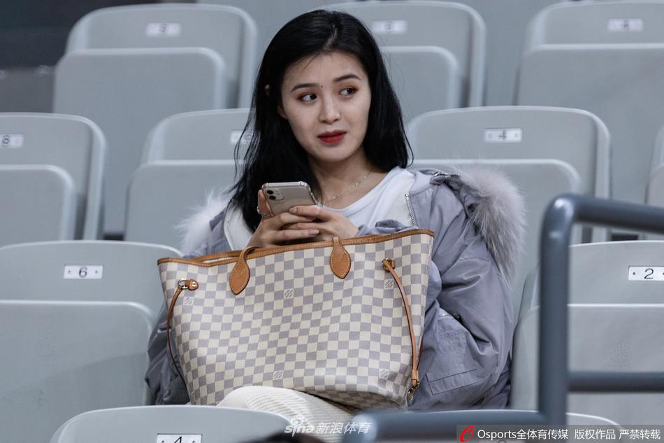 直播吧10月09日訊 據(jù)名記Shams報道，消息人士透露，騎士有意簽下自由球員馬利克-比斯利。據(jù)報道，雖然加蘭能在賽季初期回歸，但斯特魯斯會因傷缺席一段時間，騎士希望簽下比斯利來填補空缺。但據(jù)了解，比