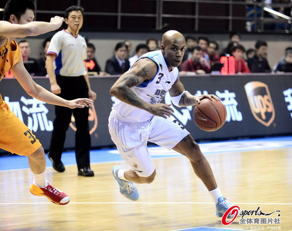 孔蒂：很高興用獎杯慶祝圣誕節(jié)，只有贏家才會被記住沒人關注亞軍