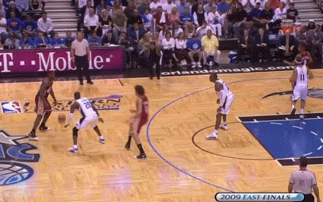 每體：巴薩希望續(xù)約中場小將胡安·埃爾南德斯，已談判數(shù)月