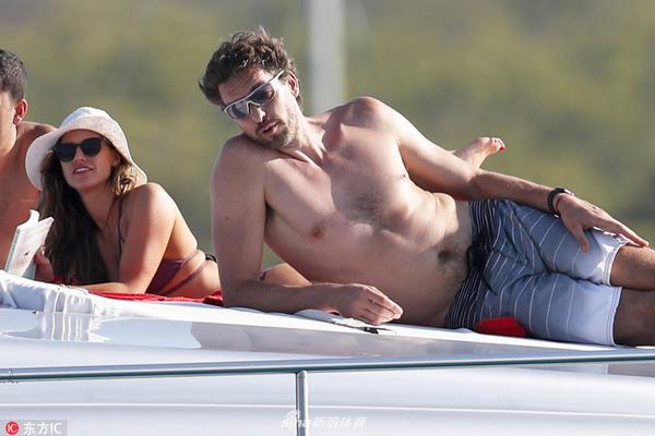 德羅西：年輕時和齊沃當隊友總有很多話說，我為他的成功感到高興