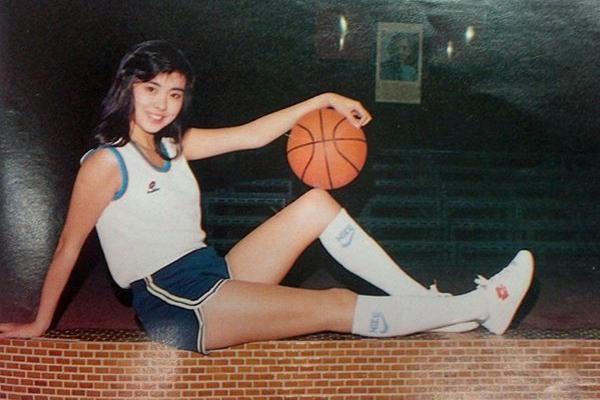 埃基蒂克對熱刺進球后做出姆巴佩的慶祝動作 為他慶生