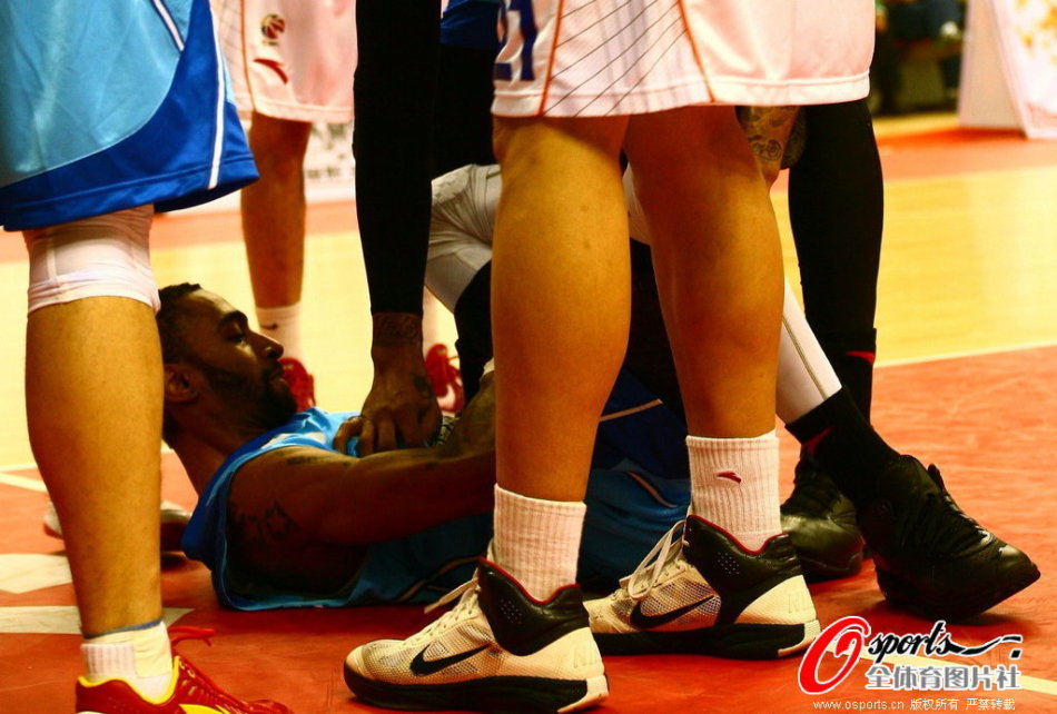 皇家奧維耶多vs塞爾塔：拜利、布雷卡洛首發(fā)，馬科斯