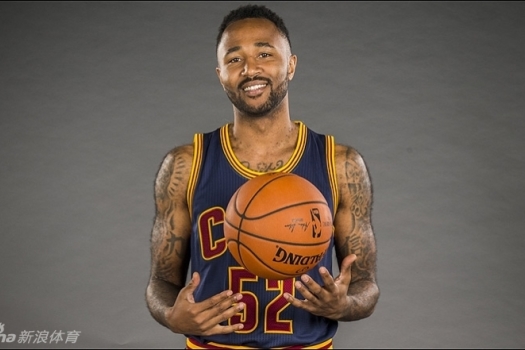 巴爾達諾：只要維尼修斯能找回狀態(tài)，他會重新贏得皇馬球迷的掌聲