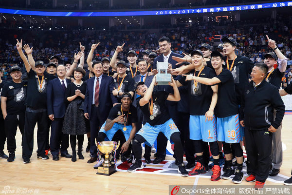 [流言板]全隊20次失誤！克萊：我的錯，下一場打騎士，我要觸底反彈