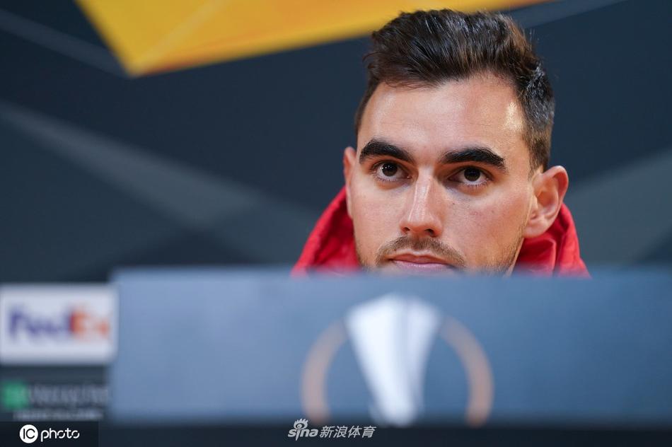 昔日羅馬太太團！托蒂前妻和德羅西前妻攜現(xiàn)任伴侶一起度假