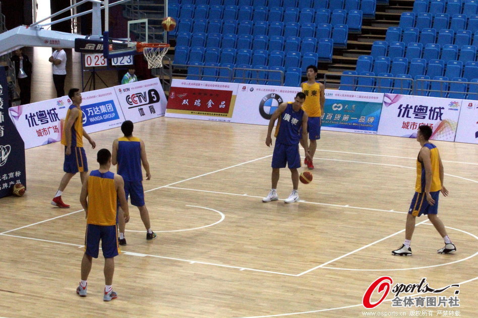 誰才是GOAT？UFC冠軍：現(xiàn)在變了，我選C羅因為他是人類