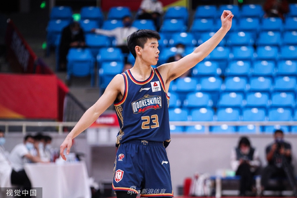 B費在英超已經(jīng)打進65球，葡萄牙球員中僅次于C羅的105球