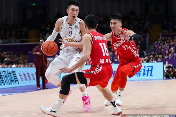 帶刀后衛(wèi)！巴黎再度通過角球配合破門，貝拉爾多頭球得手