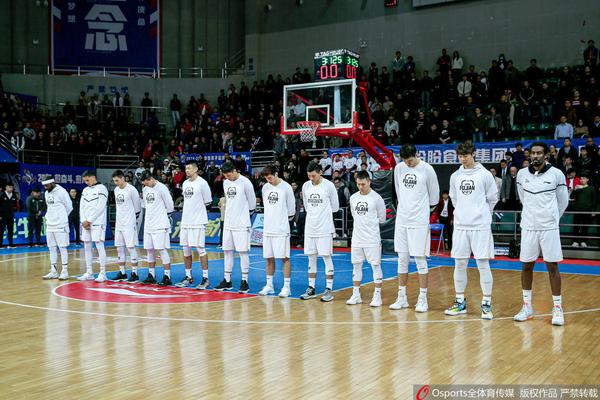 [流言板]狀態(tài)低迷！克勒貝爾全場4中1，三分3中0，得到2分4籃板1助攻