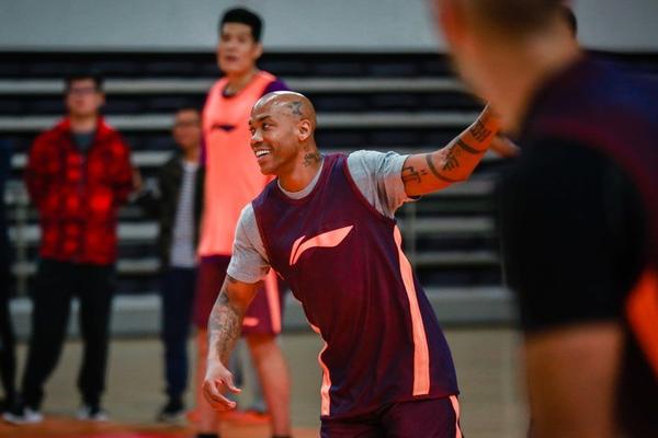 1粒進球1次關鍵傳球，阿德耶米當選多特2