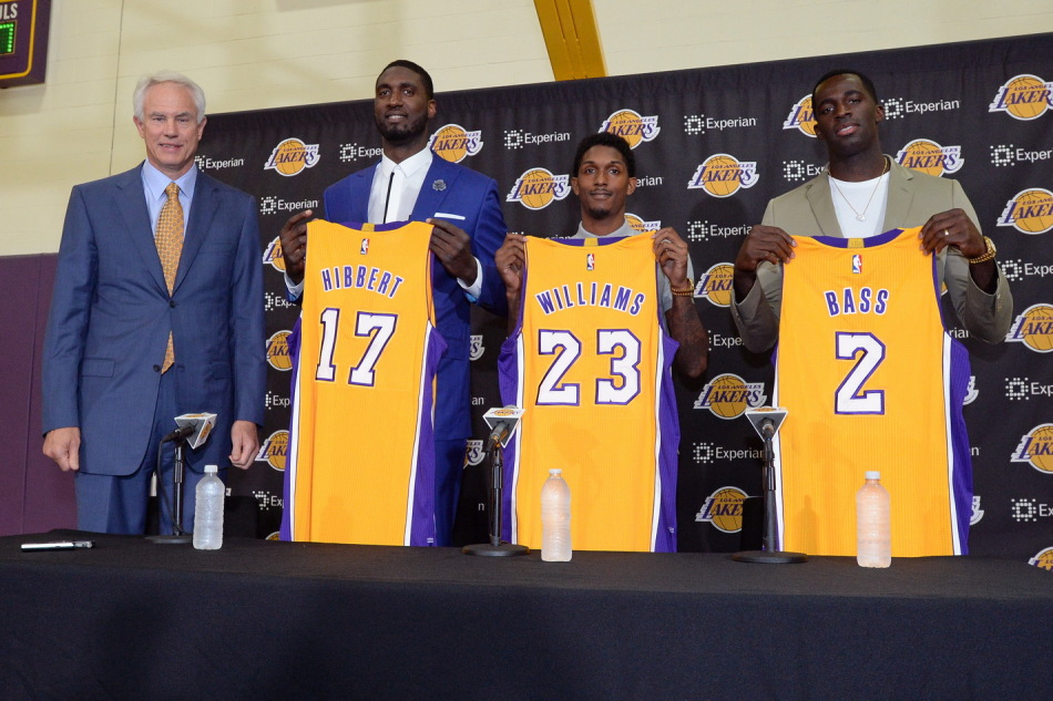 勝青島發(fā)布會！杜鋒談傷病情況，贊徐杰與2小將，王少杰回應傷勢